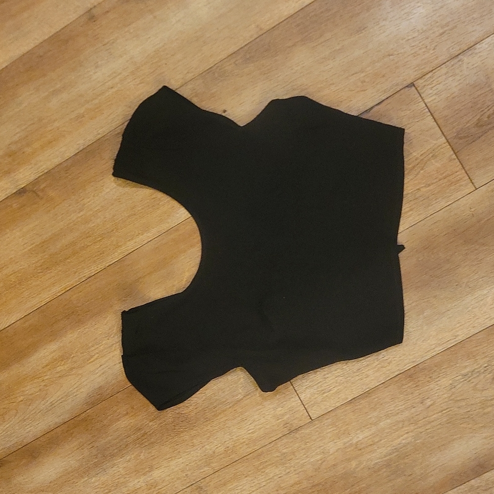 Backless tie top